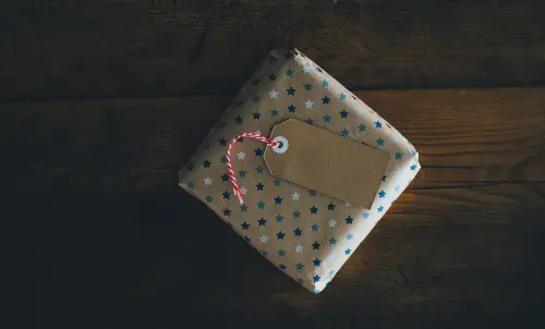 Corporate gifting: perché le aziende investono sempre più in regali personalizzati