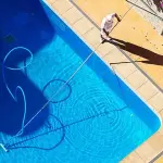 Manutenzione di una piscina: gli strumenti da utilizzare
