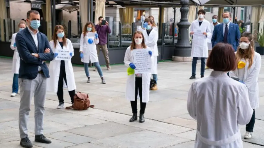 I medici manifestano a Piazza Garibaldi