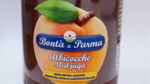 Donati alimenti a famiglie in difficoltà e anziani dall'azienda Bontà di Parma