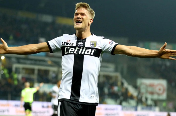 I giocatori del Parma rinunciano a parte dello stipendio