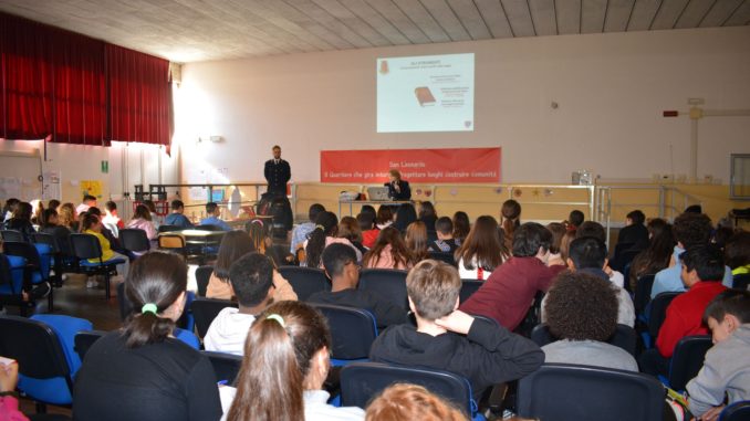 Parma: polizia postale sensibilizza gli studenti contro il cyberbullismo