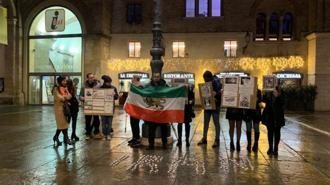 Parma: scesa in piazza la comunità iraniana