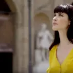 Parma 2020: la ragazza gialla in giro per la città