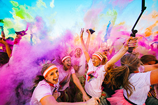 The Colour Run 2019: prima tappa a Parma