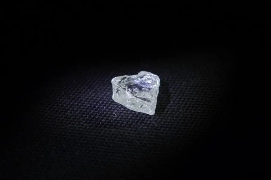 Diamante: dalla cristalloterapia al dono ideale per un battesimo