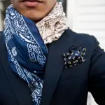 Foulard di seta: uomo contro donna