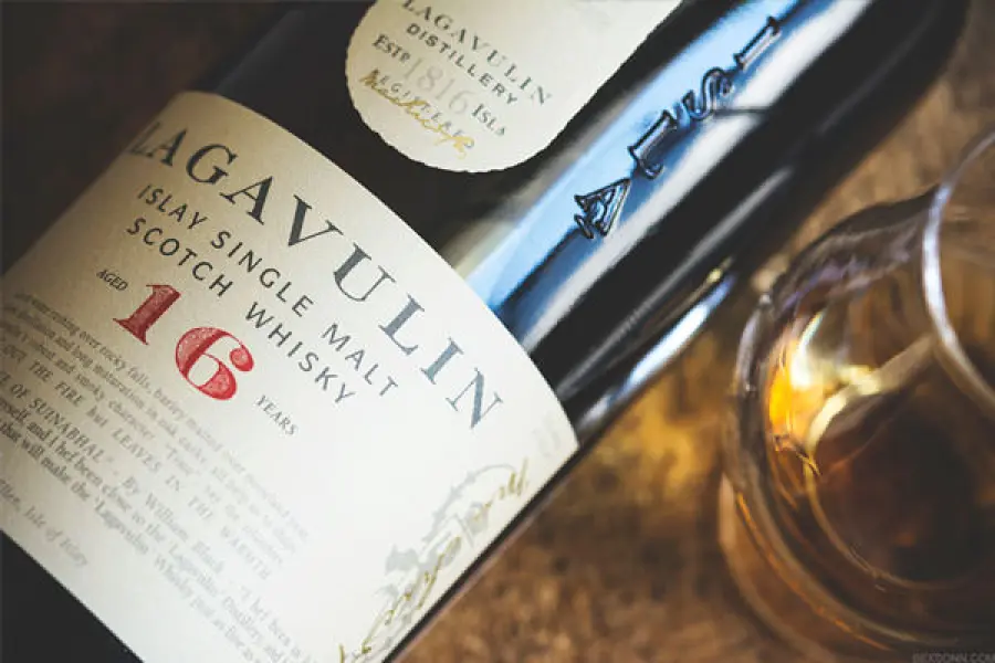 Whisky Lagavulin, tutto quello che c'è da sapere